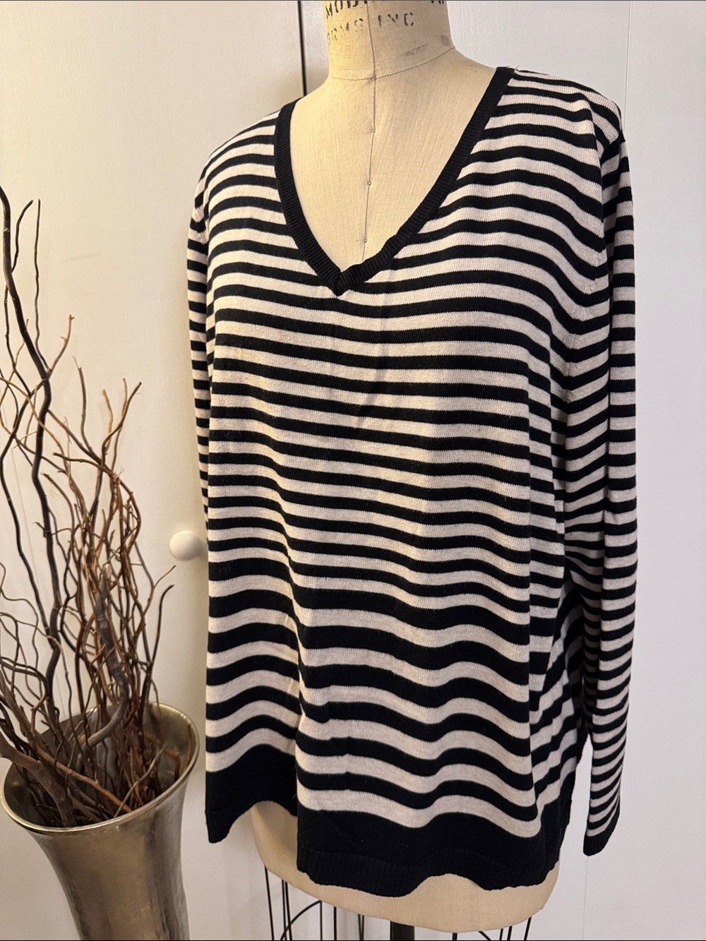 croft & barrow Black and White Striped V-Neck Knit Sweater